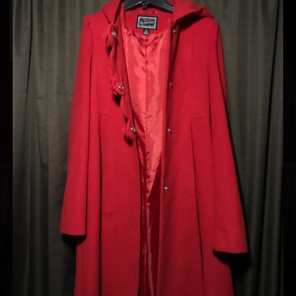 Red Coat - Picture 1 of 5